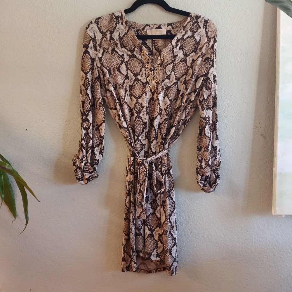 Micheal Kors Animal Print Snakeskin Flowy Mobwife Gold Lace Up Belted Dress - Picture 4 of 7